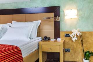 Отель BW Premier Collection City Hotel София Улучшенный люкс с кроватью размера «queen-size»-6